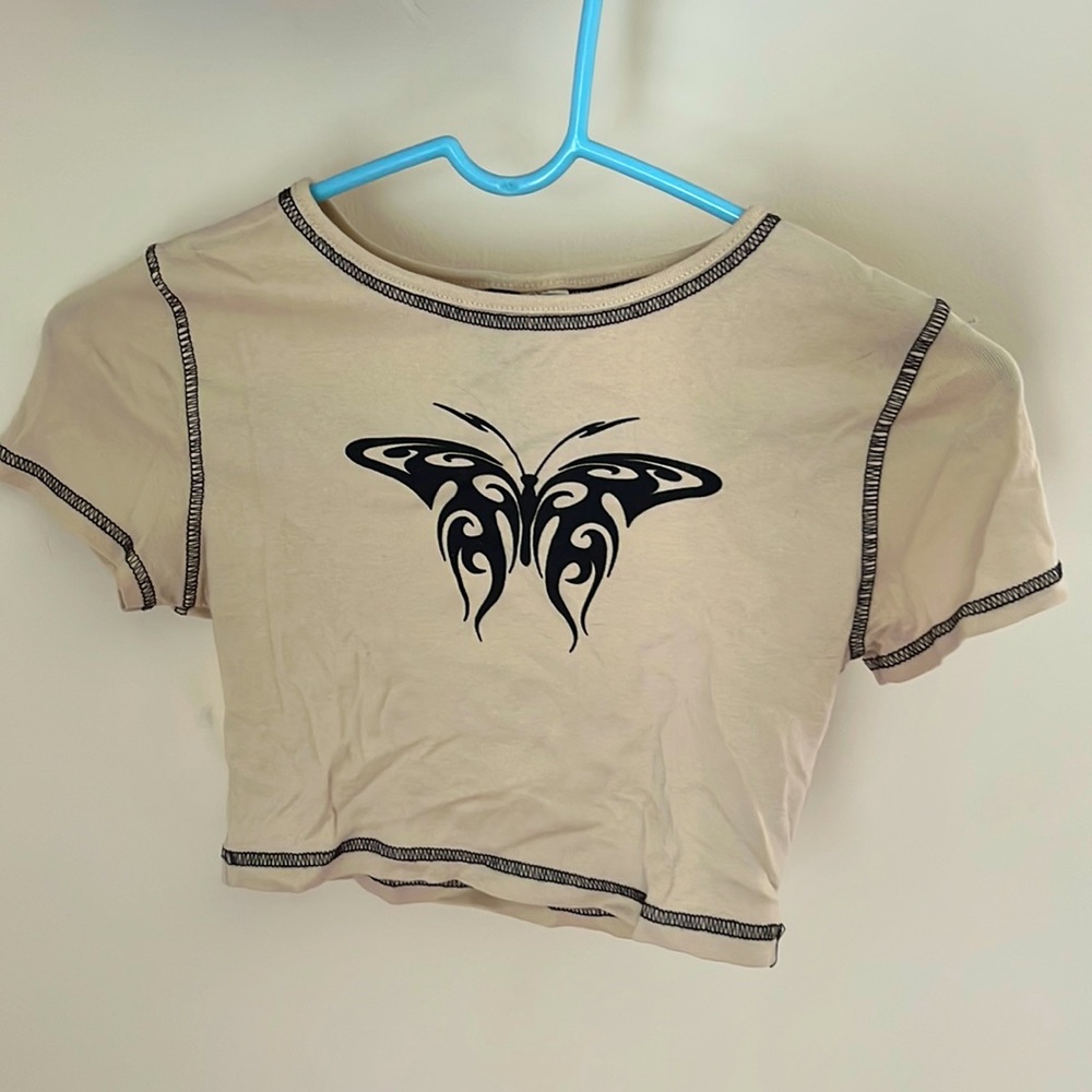 Black seam, cropped T-shirt, black graphic butterfly